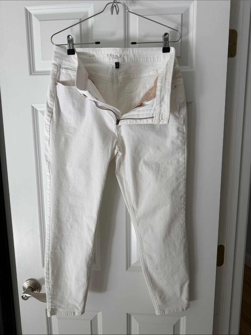 White House Black market, skinny crop style jeans